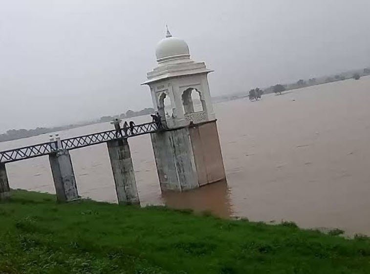 Chimnabai Lake, Mehsana, Gujarat - Vushii.com Chimnabai Lake, Mehsana, Gujarat - Vushii.com